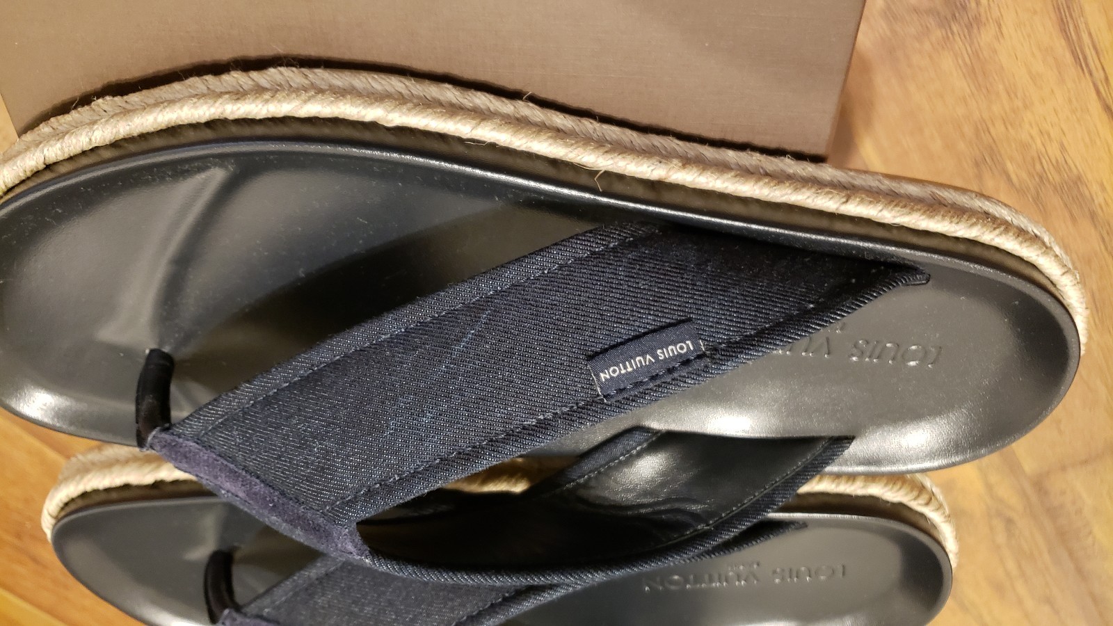 Original Louis Vuitton Mens Flip Flops 